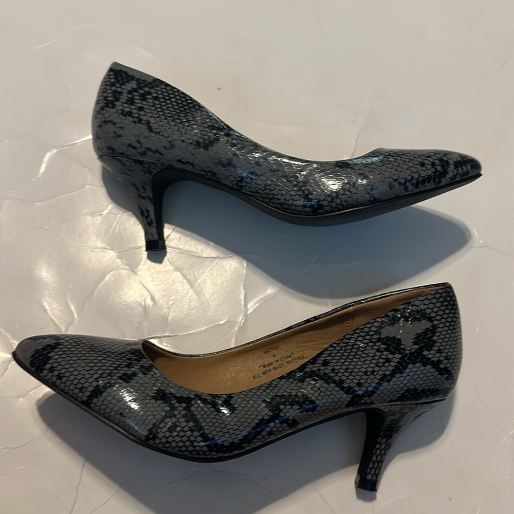 Riverberry Grey Snake Print Women’s 6 KATYO1 Kitten Heels Y2K Alternative - Picture 3 of 6